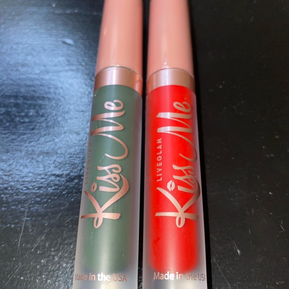 Kiss Me lipstick set